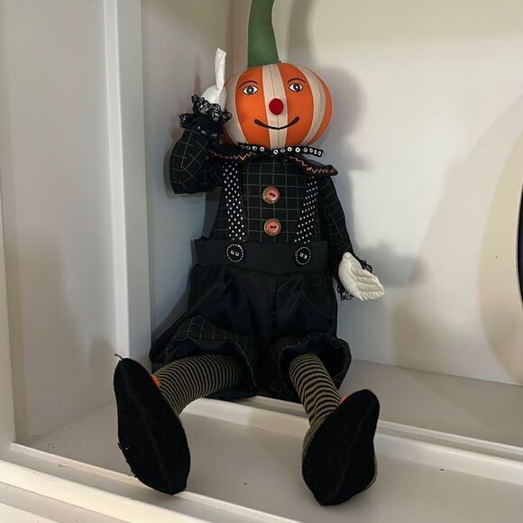 Halloween Pumpkin Shelf Sitter - Picture 2 of 5